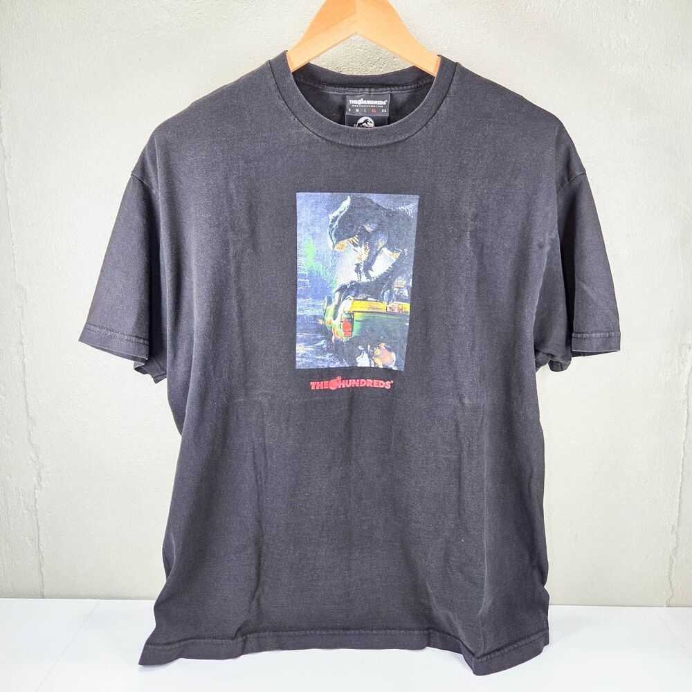 The Hundreds x Jurassic Park T-Rex Attack Car Graphic Streetwear Shirt Sz XL